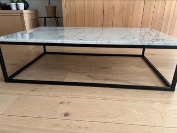 Salontafel marmer beschikbaar voor biedingen