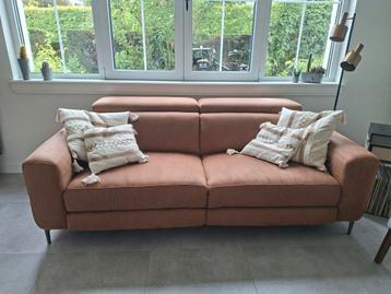 Nieuwe 3-zit met elektrische relax twv 1000 euro beschikbaar voor biedingen