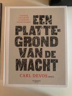 Carl Devos - Een plattegrond van de macht 2023, Boeken, Verzenden, Zo goed als nieuw, Carl Devos