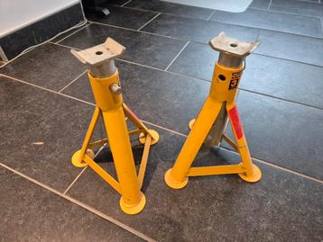 kaarsen. 3 ton (33-48 cm) beschikbaar voor biedingen