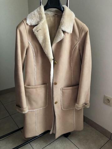 Damesjas Daim maat 36 beige beschikbaar voor biedingen