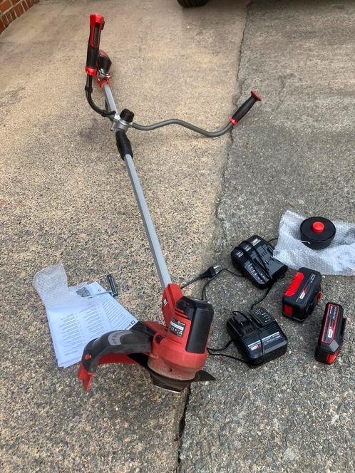 Accu bosmaaier Einhell Agillo 18V met twee accu’s en laders, Tuin en Terras, Bosmaaiers, Zo goed als nieuw, Accu, 10 tot 30 cm