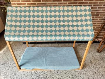 Speelhuisje nobodinoz hout met blauw-witte print en matrasje disponible aux enchères