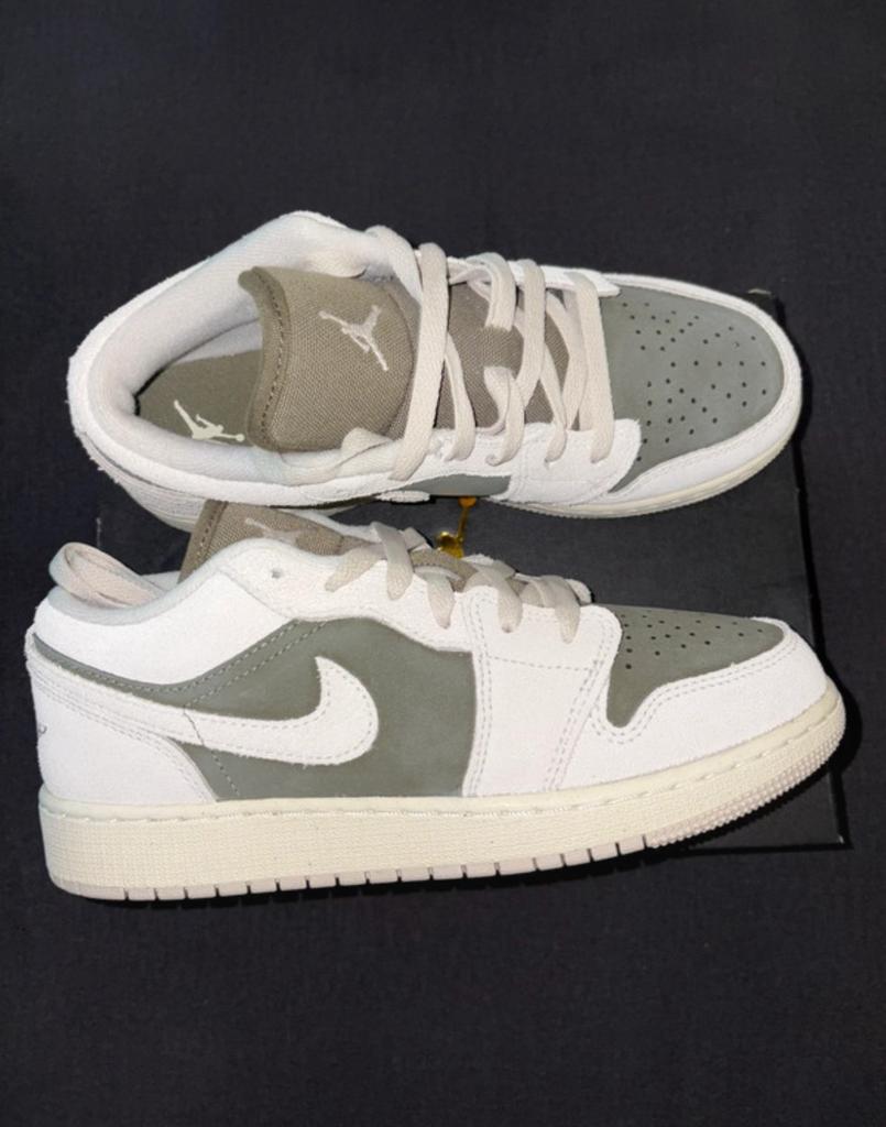 Jordan 1 Low SE (GS), Kleding | Heren, Schoenen, Zo goed als nieuw, Sneakers, Ophalen of Verzenden