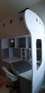 Bed en bureau, Huis en Inrichting, Slaapkamer | Bedden, Ophalen