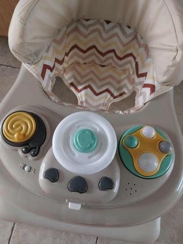 Baby loopstoel met speelblad - beige/neutrale kleuren beschikbaar voor biedingen