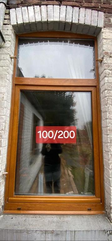 PVC-frame met dubbele beglazing, houtimitatie, licht eikenho beschikbaar voor biedingen