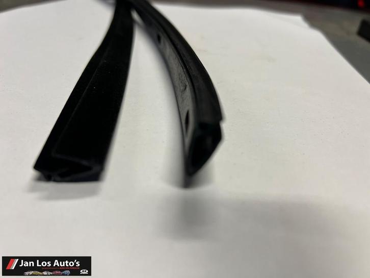 Audi Coupe B2 typ 85 raamlikker schachtrubber portierruit, Auto-onderdelen, Ruiten en Toebehoren, Audi, Gebruikt, Herkomst onderdeel bekend