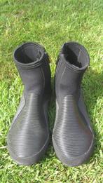chaussures isotherme pointure 38 - etat neuf, Zeil- of Surfschoenen, Ophalen of Verzenden, Kind, Zo goed als nieuw