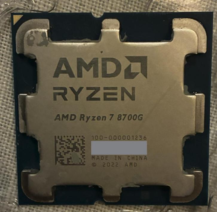 amd ryzen 7 8700g (boxed versie), Informatique & Logiciels, Processeurs, Comme neuf, 8-core, 4 Ghz ou plus, Enlèvement ou Envoi