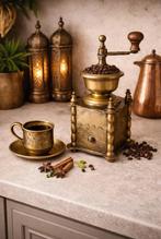 Vintage koperen handmatige koffiemolen met houten handvat, Ophalen of Verzenden