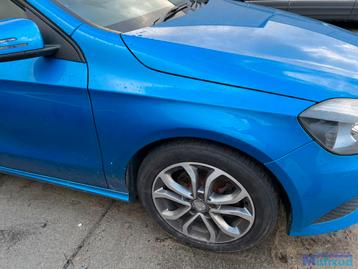 MERCEDES A KLASSE W176 blauw 162 rechts voorscherm 2012-2018 beschikbaar voor biedingen