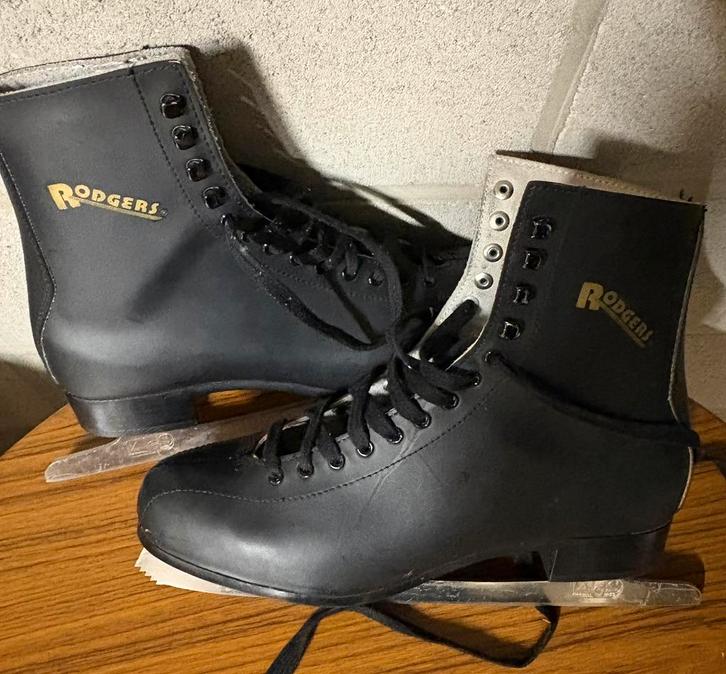 Rodgers kunstschaatsen maat 45 – zwart, Sport en Fitness, Schaatsen, Zo goed als nieuw, Kunstschaatsen, Ophalen