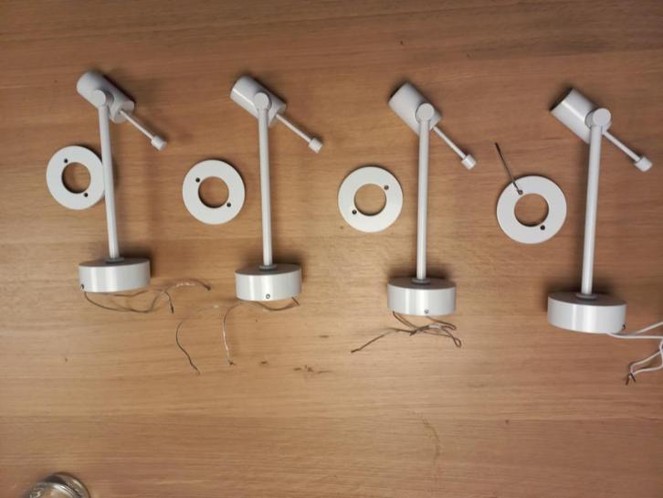 4 opbouw spotjes., Huis en Inrichting, Lampen | Spots, Zo goed als nieuw, Plafondspot of Wandspot, Metaal of Aluminium, Led, Ophalen