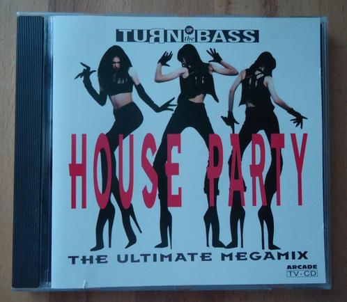 Te koop CD Turn Up The Bass-House Party-The Ultimate Megamix, CD & DVD, CD | Compilations, Comme neuf, Dance, Enlèvement ou Envoi