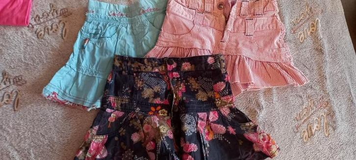 3 rokjes rood en blauw carbone en bloemen cakewalk maat 116, Kinderen en Baby's, Kinderkleding | Maat 116, Zo goed als nieuw, Meisje