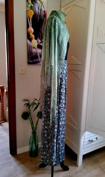 Sjaal zijde en franjes mantón de Manila Rok bloem Essentiel beschikbaar voor biedingen