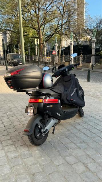 NIU elektrische scooter — 3000 km — Volledig pakket — 1.850€, Ophalen, Zo goed als nieuw, Elektrisch