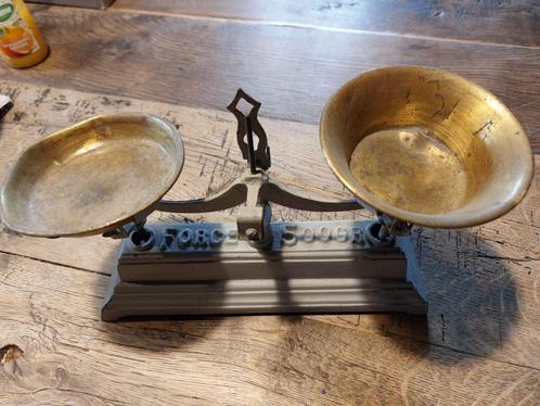 oude zware ijzeren weegschaaltje, begin 1900, Antiek en Kunst, Curiosa en Brocante, Ophalen of Verzenden