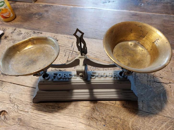 oude zware ijzeren weegschaaltje, begin 1900, Antiek en Kunst, Curiosa en Brocante, Ophalen of Verzenden