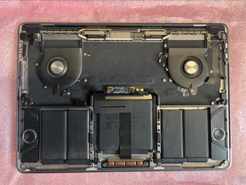 MacBook Pro 13 inch model A1706 onderdelen beschikbaar voor biedingen