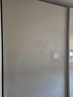 Beige , taupekleurige glanzende kleerkast te koop ., Huis en Inrichting, Kasten | Kleerkasten, Ophalen, Met deur(en), 200 cm of meer