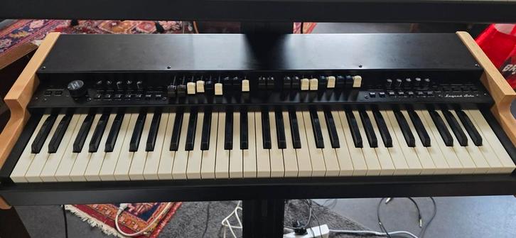 Viscount Legend Solo, Muziek en Instrumenten, Keyboards, Zo goed als nieuw, Ophalen