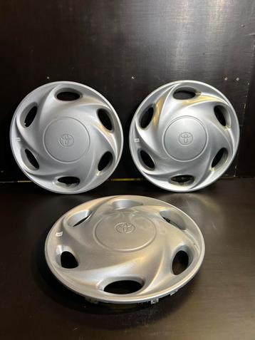 3 wieldoppen Toyota Corolla Verso Yaris 14" beschikbaar voor biedingen