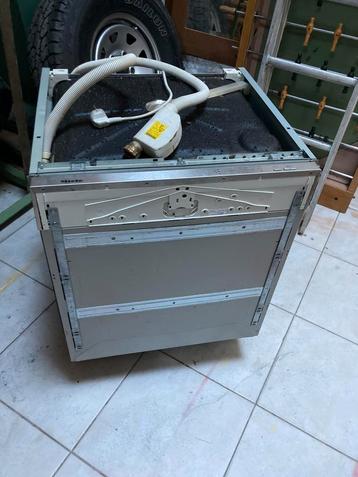 Miele inbouw vaatwasmachine (defect) voor onderdelen beschikbaar voor biedingen