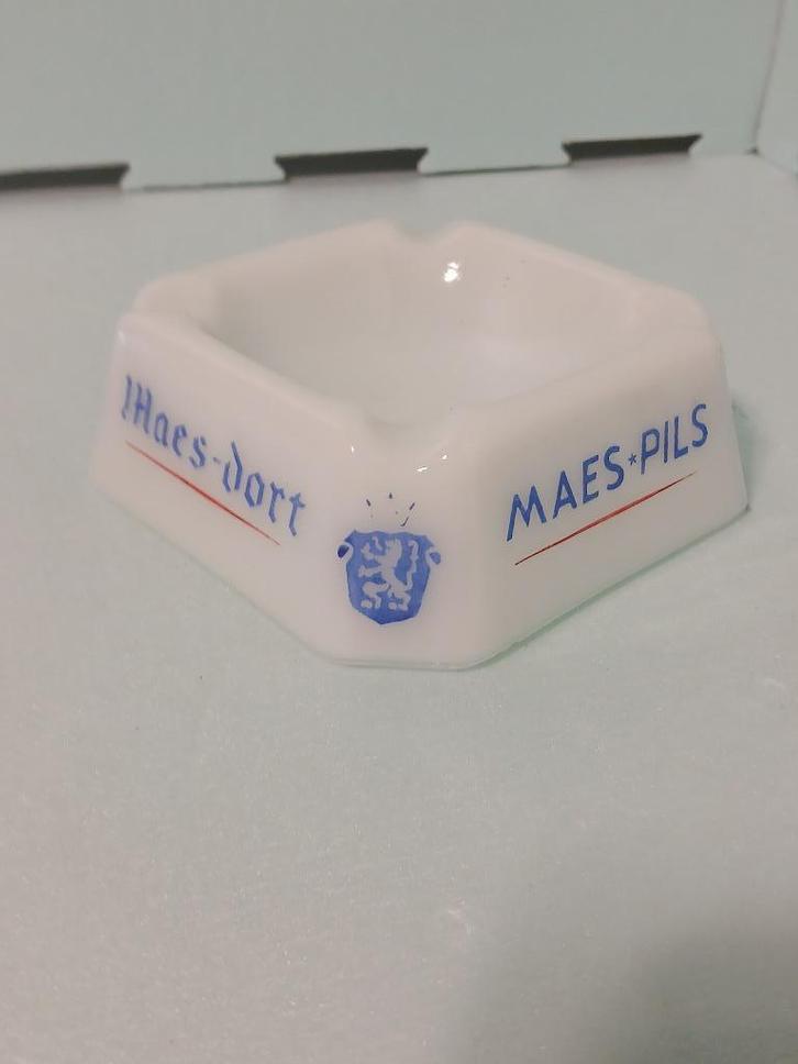 Oude asbak van MAES PILS - MAES DORT in perfecte staat, Verzamelen, Rookartikelen, Aanstekers en Luciferdoosjes, Nieuw, Asbak