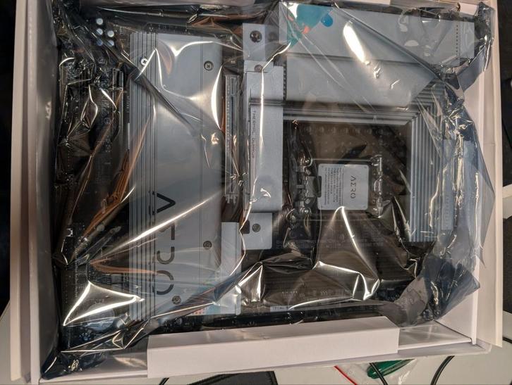 Gigabyte Z790 AERO G, Computers en Software, Moederborden, Zo goed als nieuw, Intel, DDR5, Ophalen of Verzenden
