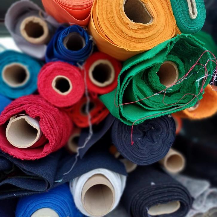 Kwalitatieve katoen stof in verschillende kleuren., Hobby en Vrije tijd, Stoffen en Lappen, Nieuw, Katoen, Ophalen of Verzenden