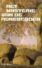 Het mysterie van de Hunebedden / Frits Bom, Boeken, Ophalen of Verzenden, Zo goed als nieuw