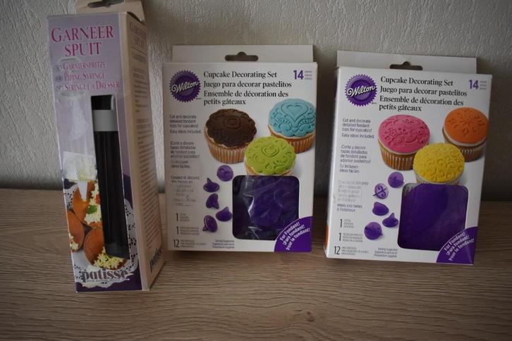 Decoreer/Garneerspuit en cupcake decoratieset, Hobby en Vrije tijd, Taarten en Cupcakes maken, Zo goed als nieuw, Versiering, Taarten