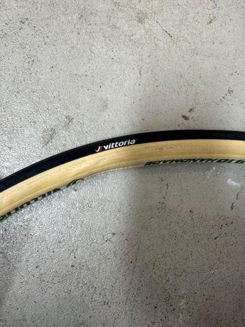 Tube Vittoria Corsa 28 mm (nouveau) disponible aux enchères