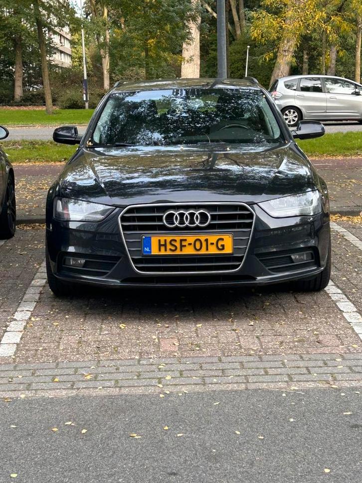 Audi A4 avant b8 diesel 2L euro 5 uit 06/2012, Auto's, Audi, Particulier, A4, Trekhaak, Diesel, Euro 5, Break, 5 deurs, Zwart