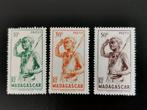 Madagascar 1946 - danser met speer **, Ophalen of Verzenden, Overige landen, Postfris