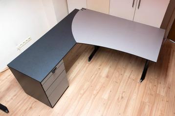 Hoek Bureau Bulo Rondo Links met ladenblok  beschikbaar voor biedingen