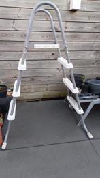 Zwembad ladder, Ophalen, Zo goed als nieuw, Ladder