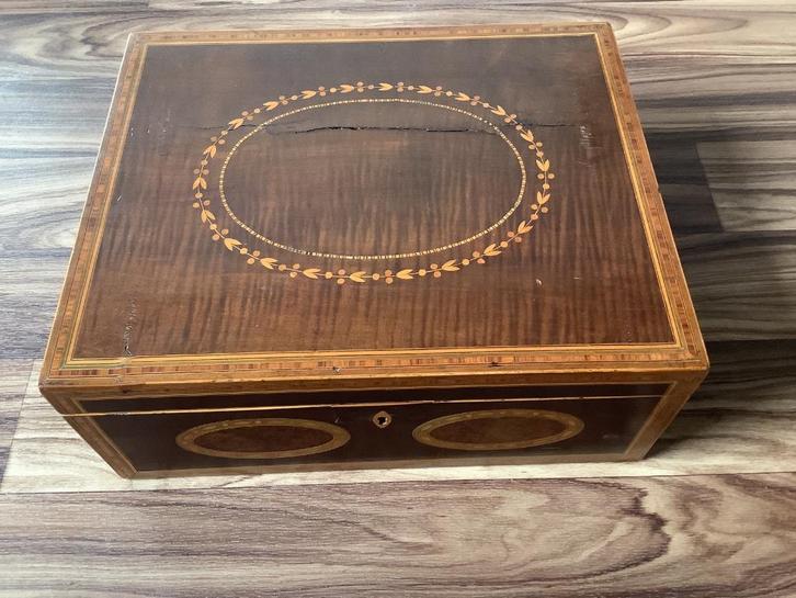 Bruine vintage doos, Huis en Inrichting, Woonaccessoires | Kisten, Gebruikt, Minder dan 50 cm, Minder dan 50 cm, Minder dan 50 cm