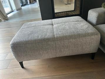 Voetenbank (poef) saulo  114x81cm stof flueel grijs beschikbaar voor biedingen