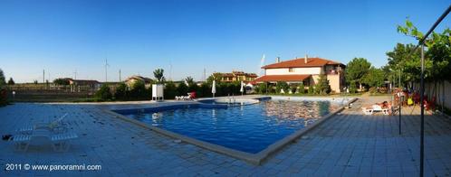 Bulgarije - Hotel, restaurant ,zwembad, paardenstal bij zee, Immo, Buitenland, Overig Europa, Overige soorten, Dorp