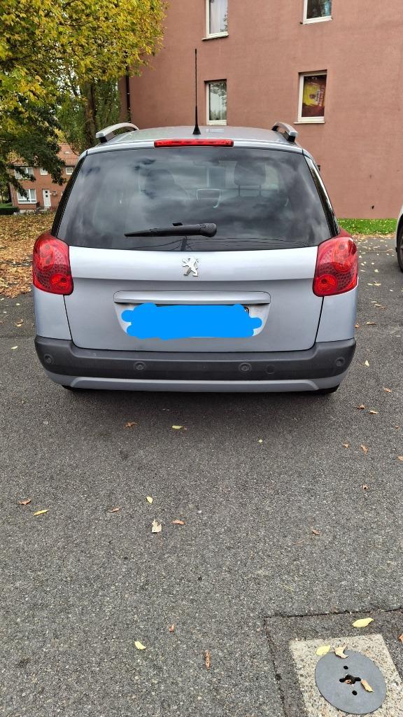 A vendre peugeo 207 1.6 hdi 2012, Auto's, Peugeot, Bedrijf, ABS, Achteruitrijcamera, Airbags, Airconditioning, Boordcomputer, Climate control