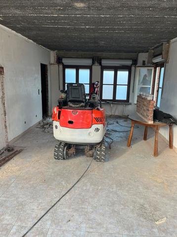 Mini graafmachine beschikbaar voor biedingen