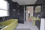 Salle de bain / Vintage / Baignoire d'angle & Double vasque, Maison & Meubles, Salle de bain | Salle de bain complète, Avec douche
