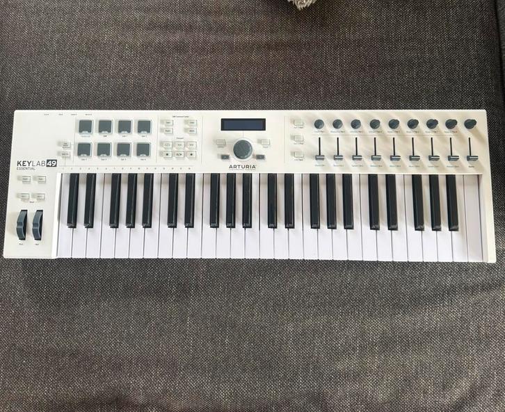Arturia Keylab 49 Essential USB/MIDI keyboard, Muziek en Instrumenten, Midi-apparatuur, Zo goed als nieuw, Ophalen of Verzenden