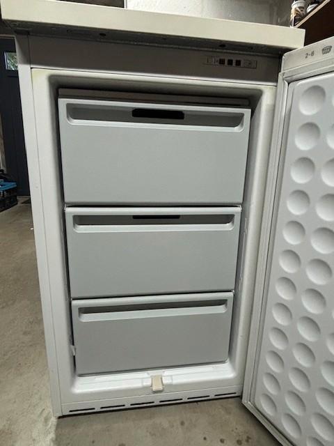 Bosch Tafelmodel Diepvriezer, Elektronische apparatuur, Vriezers en Diepvrieskisten, Gebruikt, Vrijstaand, Vrieskast, 85 tot 120 cm