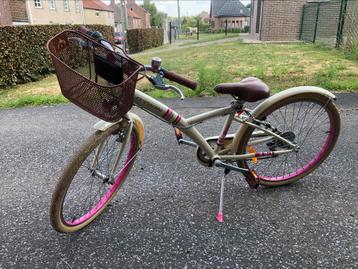 B’TWIN Meisjesfiets 24 inch – In goede staat beschikbaar voor biedingen