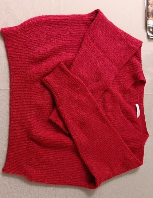 Mika Elles bordeau trui, Medium, V-hals, lange mouwen, Kleding | Dames, Truien en Vesten, Zo goed als nieuw, Maat 38/40 (M), Rood