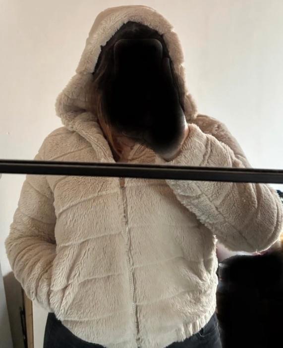 Fluffy jas bel&bo, Kleding | Dames, Jassen | Winter, Zo goed als nieuw, Maat 36 (S), Beige, Verzenden